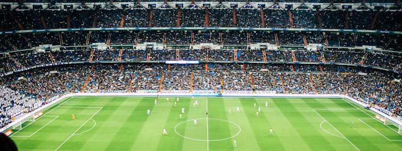 经典世界杯进球合集瞬间 - 球员凌空抽射破门的精彩画面